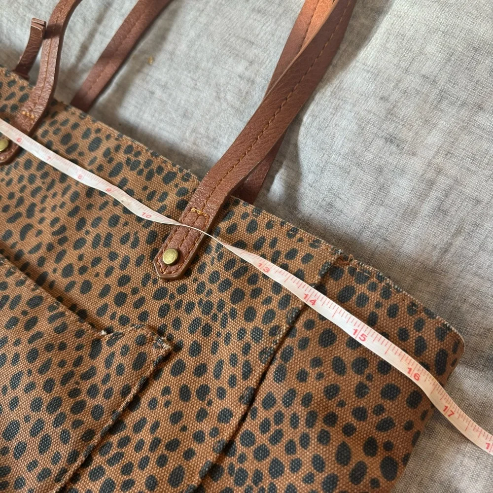 Universal Thread brown cheetah print canvas tote bag